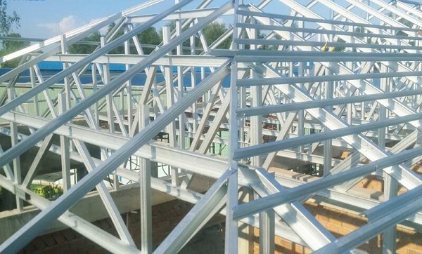 Khung kèo thép nhẹ có chịu được bão cấp 12 không